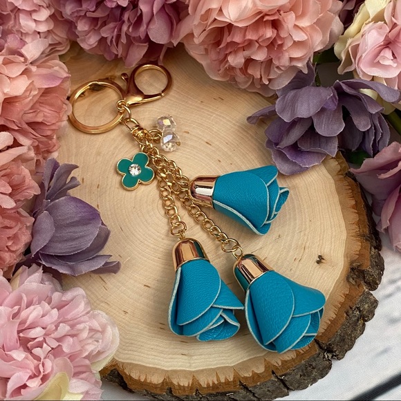 Blue Triple Rose Charm with Beads Keychain - Picture 9 of 14